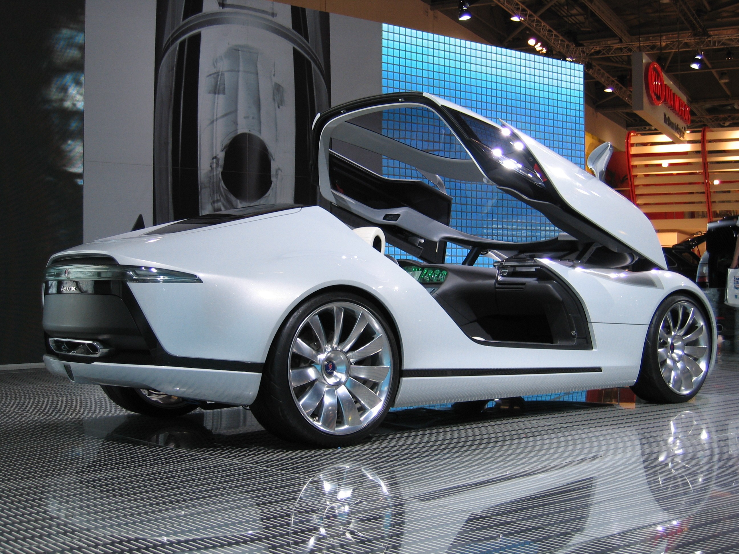 What-You-Need-To-Know-About-The-World's-Coolest-Concept-Car-Mercedes-Avtr