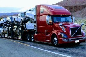 Auto-Transport-Brokers-Vs.-Auto-Carriers-What-is-the-Difference